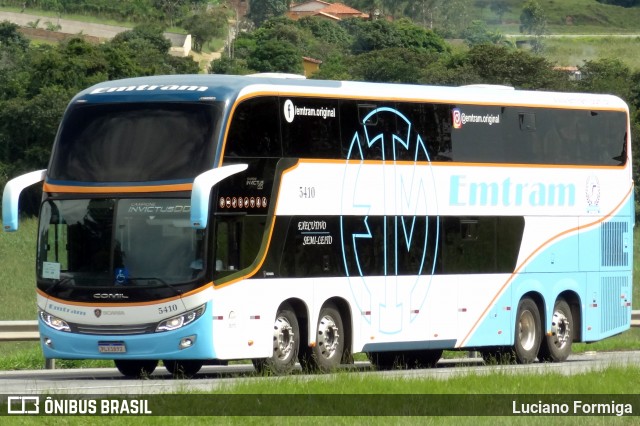 Emtram 5410 na cidade de Oliveira, Minas Gerais, Brasil, por Luciano Formiga. Número da foto: #9184623.