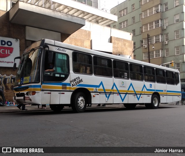 VTC - Viação Teresópolis Cavalhada 2215 na cidade de Porto Alegre, Rio Grande do Sul, Brasil, por Júnior Harras. Número da foto: #9183191.