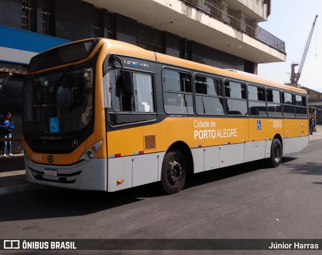Companhia Carris Porto-Alegrense 0005 na cidade de Porto Alegre, Rio Grande do Sul, Brasil, por Júnior Harras. Número da foto: #9183141.