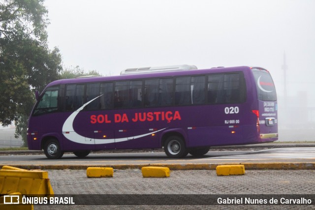 Sol da Justiça Turismo e Fretamento 020 na cidade de Resende, Rio de Janeiro, Brasil, por Gabriel Nunes de Carvalho. Número da foto: #9188330.