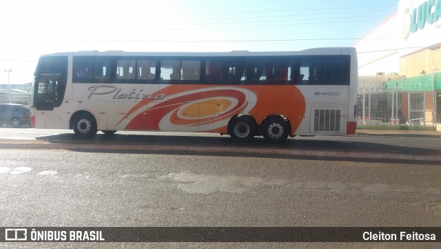 Viação Platina 6400 na cidade de Itumbiara, Goiás, Brasil, por Cleiton Feitosa. Número da foto: #9187737.