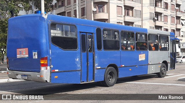 COOTRAVIPA 103 na cidade de Porto Alegre, Rio Grande do Sul, Brasil, por Max Ramos. ID da foto: 9186975.