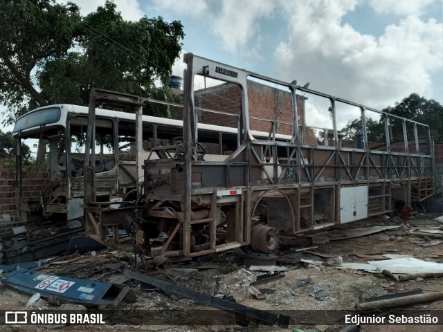 Sucata e Desmanches 9108 na cidade de Carpina, Pernambuco, Brasil, por Edjunior Sebastião. ID da foto: 9136751.