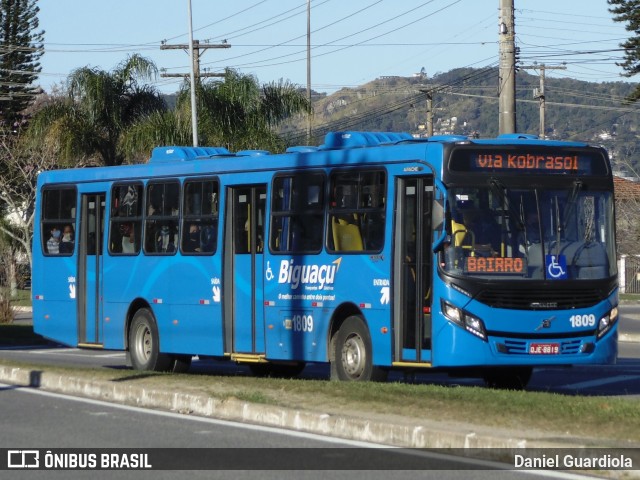 Biguaçu Transportes Coletivos Administração e Participação 1809 na cidade de Florianópolis, Santa Catarina, Brasil, por Daniel Guardiola. Número da foto: #9136682.