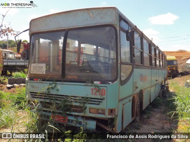 Sucata e Desmanches  na cidade de Teresina, Piauí, Brasil, por Francisco de Assis Rodrigues da Silva. Número da foto: #9190083.
