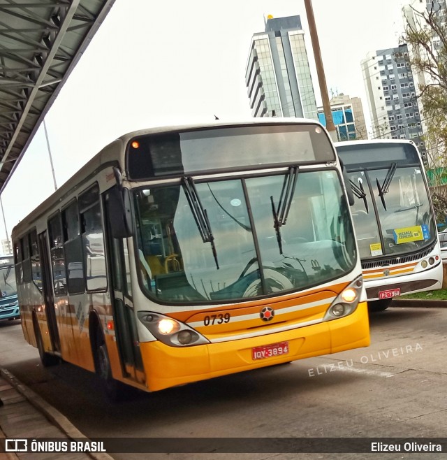 Companhia Carris Porto-Alegrense 0739 na cidade de Porto Alegre, Rio Grande do Sul, Brasil, por Elizeu Oliveira. Número da foto: #9190334.