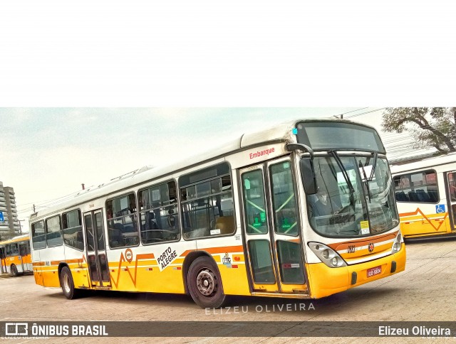 Companhia Carris Porto-Alegrense 0683 na cidade de Porto Alegre, Rio Grande do Sul, Brasil, por Elizeu Oliveira. Número da foto: #9190064.