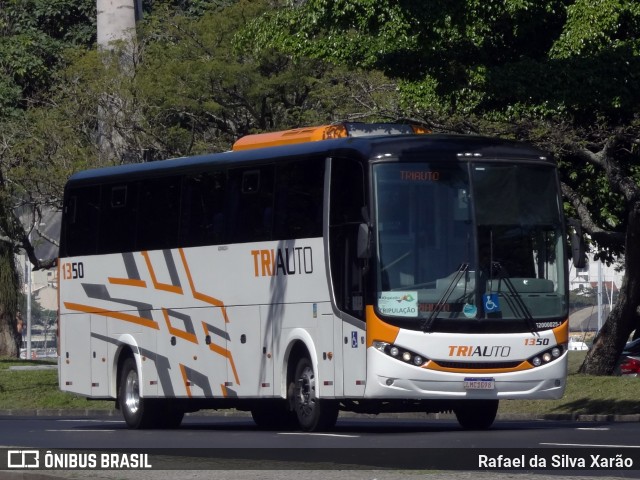 Triauto 1350 na cidade de Rio de Janeiro, Rio de Janeiro, Brasil, por Rafael da Silva Xarão. Número da foto: #9193689.