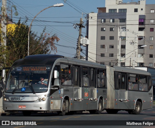 Viação Santo Ângelo 18R95 na cidade de Curitiba, Paraná, Brasil, por Matheus Felipe. Número da foto: #9191547.