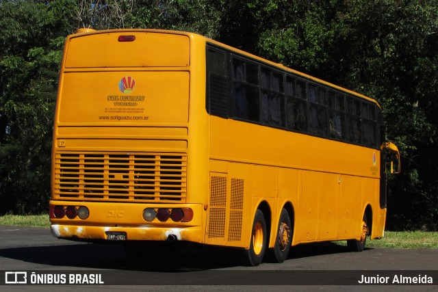 Sol Iguazu Turismo 041 na cidade de Foz do Iguaçu, Paraná, Brasil, por Junior Almeida. ID da foto: 9195565.