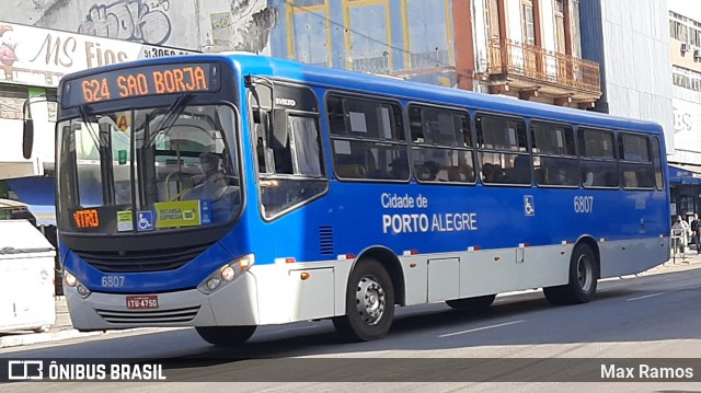 SOPAL - Sociedade de Ônibus Porto-Alegrense Ltda. 6807 na cidade de Porto Alegre, Rio Grande do Sul, Brasil, por Max Ramos. ID da foto: 9197896.