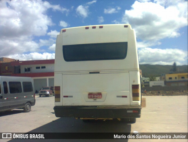 Ônibus Particulares 16000 na cidade de Campo Formoso, Bahia, Brasil, por Mario dos Santos Nogueira Junior. ID da foto: 9199768.