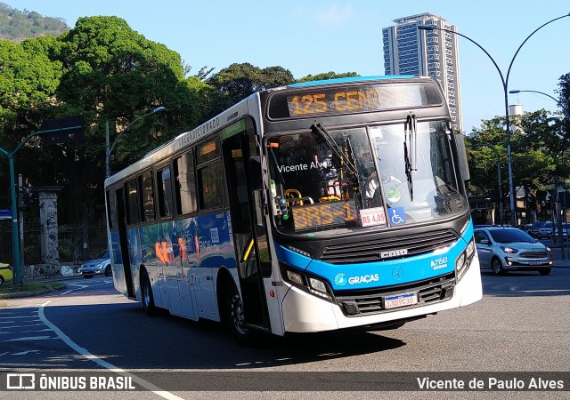 Viação Nossa Senhora das Graças A71561 na cidade de Rio de Janeiro, Rio de Janeiro, Brasil, por Vicente de Paulo Alves. ID da foto: 9200223.