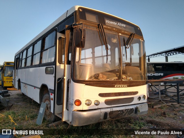 Sucata e Desmanches 8611 na cidade de Santo Antônio do Monte, Minas Gerais, Brasil, por Vicente de Paulo Alves. ID da foto: 9202692.