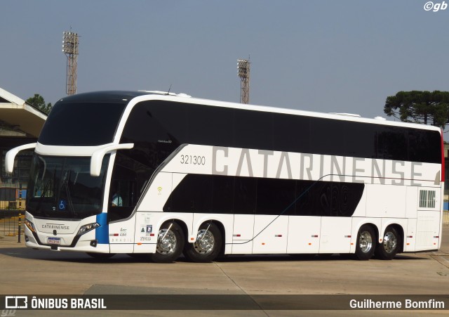 Auto Viação Catarinense 321300 na cidade de Curitiba, Paraná, Brasil, por Guilherme Bomfim. Número da foto: #9206706.
