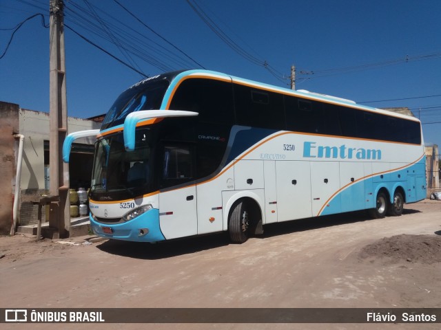 Emtram 5250 na cidade de Barra da Estiva, Bahia, Brasil, por Flávio  Santos. Número da foto: #9205876.