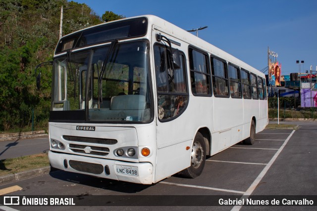 Ônibus Particulares 8498 na cidade de Volta Redonda, Rio de Janeiro, Brasil, por Gabriel Nunes de Carvalho. Número da foto: #9209170.