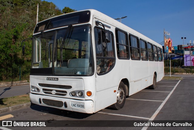 Ônibus Particulares 8498 na cidade de Volta Redonda, Rio de Janeiro, Brasil, por Gabriel Nunes de Carvalho. ID da foto: 9209170.