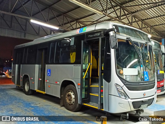 Auto Viação Transcap 8 5725 na cidade de São Paulo, São Paulo, Brasil, por Caio  Takeda. ID da foto: 9212729.