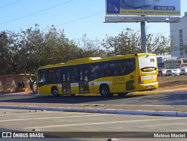 Viação Pioneira 227528 na cidade de Distrito Federal, Brasil, por Mateus Maciel. ID da foto: 9213055.