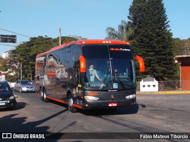 MinaSul Turismo 1200 na cidade de Três Corações, Minas Gerais, Brasil, por Fábio Mateus Tibúrcio. Número da foto: #9217115.
