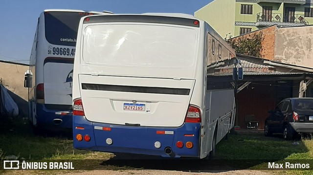 Ônibus Particulares RJ 933.003 na cidade de Porto Alegre, Rio Grande do Sul, Brasil, por Max Ramos. ID da foto: 9140437.