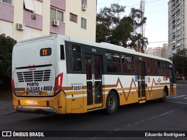 Companhia Carris Porto-Alegrense 0850 na cidade de Porto Alegre, Rio Grande do Sul, Brasil, por Eduardo Rodrigues. Número da foto: #9141545.