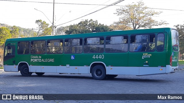 VAP - Viação Alto Petrópolis 4440 na cidade de Porto Alegre, Rio Grande do Sul, Brasil, por Max Ramos. Número da foto: #9144339.