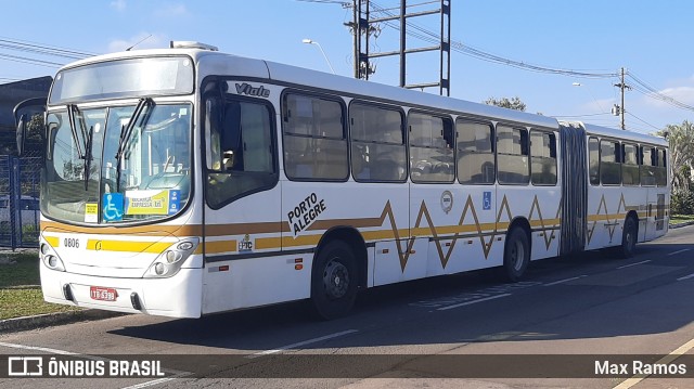 Companhia Carris Porto-Alegrense 0806 na cidade de Porto Alegre, Rio Grande do Sul, Brasil, por Max Ramos. Número da foto: #9145025.