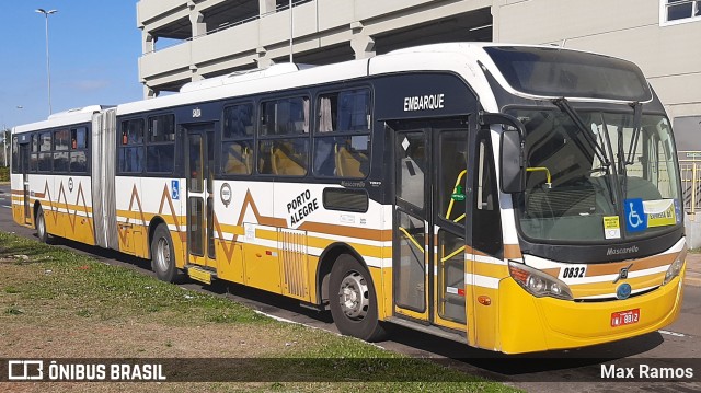 Companhia Carris Porto-Alegrense 0832 na cidade de Porto Alegre, Rio Grande do Sul, Brasil, por Max Ramos. Número da foto: #9147666.