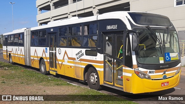 Companhia Carris Porto-Alegrense 0832 na cidade de Porto Alegre, Rio Grande do Sul, Brasil, por Max Ramos. ID da foto: 9147666.