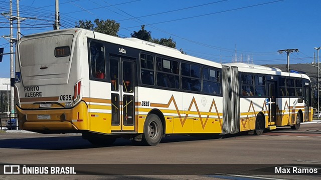 Companhia Carris Porto-Alegrense 0835 na cidade de Porto Alegre, Rio Grande do Sul, Brasil, por Max Ramos. ID da foto: 9155177.