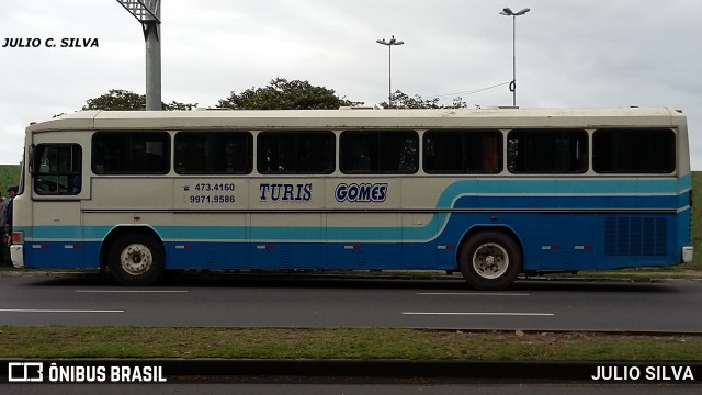 Turis Gomes 2600 na cidade de Porto Alegre, Rio Grande do Sul, Brasil, por JULIO SILVA. ID da foto: 9158006.