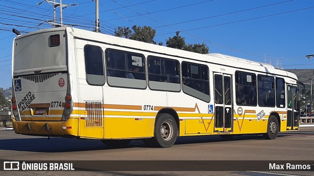 Companhia Carris Porto-Alegrense 0774 na cidade de Porto Alegre, Rio Grande do Sul, Brasil, por Max Ramos. Número da foto: #9157084.