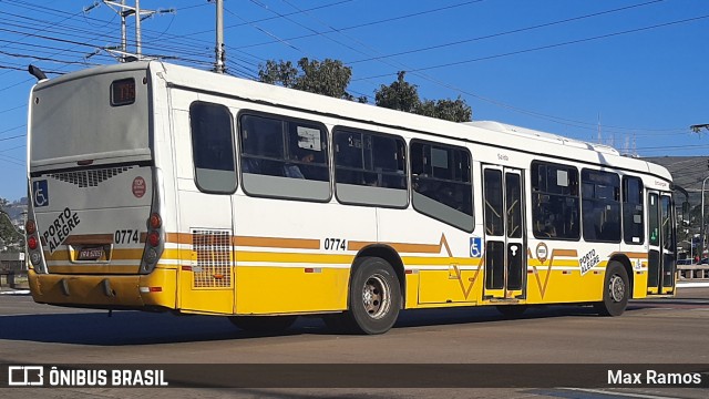 Companhia Carris Porto-Alegrense 0774 na cidade de Porto Alegre, Rio Grande do Sul, Brasil, por Max Ramos. ID da foto: 9157084.