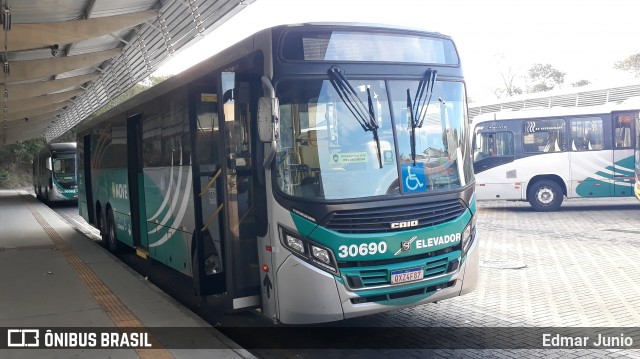 Expresso Luziense > Territorial Com. Part. e Empreendimentos 30690 na cidade de Santa Luzia, Minas Gerais, Brasil, por Edmar Junio. Número da foto: #9227467.