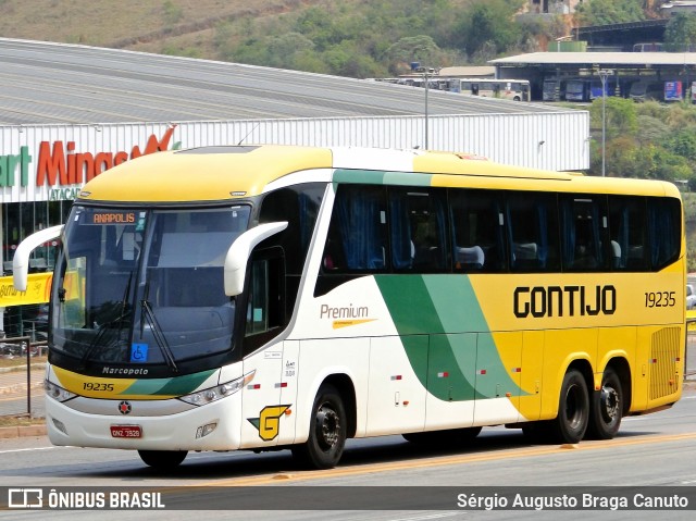 Empresa Gontijo de Transportes 19235 na cidade de Conselheiro Lafaiete, Minas Gerais, Brasil, por Sérgio Augusto Braga Canuto. ID da foto: 9261675.