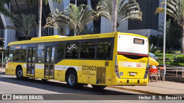 Viação Pioneira 223603 na cidade de Brasília, Distrito Federal, Brasil, por Heitor B.  S.  Bezerra. Número da foto: #9258972.