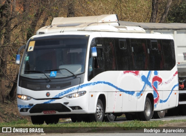 Ônibus Particulares 1843 na cidade de Carmópolis de Minas, Minas Gerais, Brasil, por Rodrigo  Aparecido. ID da foto: 9263653.