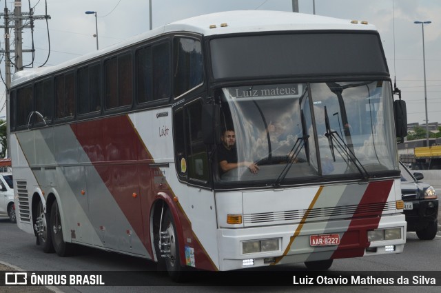 Ônibus Particulares 2005 na cidade de São Paulo, São Paulo, Brasil, por Luiz Otavio Matheus da Silva. Número da foto: #9264845.