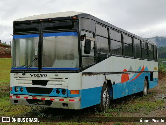 Autobuses sin identificación - Costa Rica Mauco na cidade de Turrialba, Turrialba, Cartago, Costa Rica, por Ángel Picado. ID da foto: 9263295.