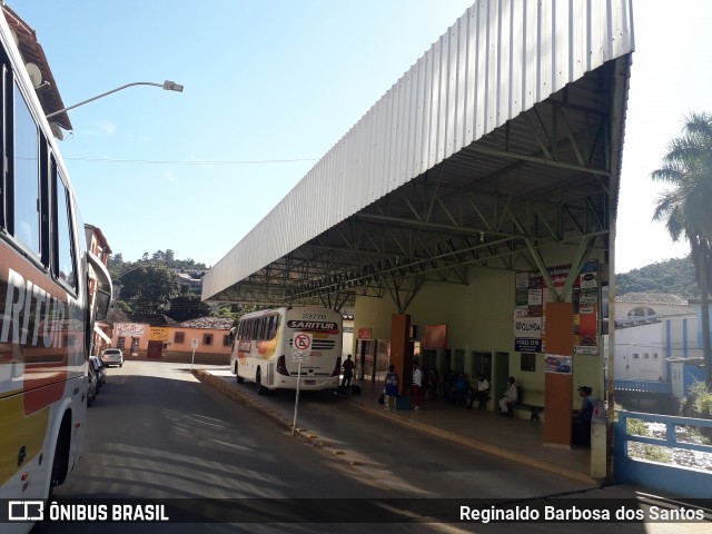 Terminais Rodoviários e Urbanos  na cidade de Sabinópolis, Minas Gerais, Brasil, por Reginaldo Barbosa dos Santos. ID da foto: 9264202.