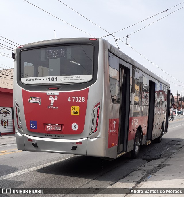 Pêssego Transportes 4 7028 na cidade de São Paulo, São Paulo, Brasil, por Andre Santos de Moraes. ID da foto: 9267641.