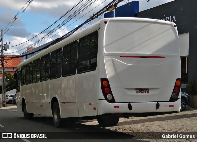 Ônibus Particulares 4387 na cidade de Campina Grande, Paraíba, Brasil, por Gabriel Gomes. ID da foto: 9273004.