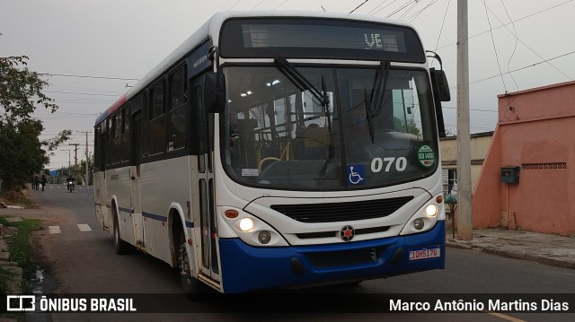 Expresso Fronteira d`Oeste 070 na cidade de Alegrete, Rio Grande do Sul, Brasil, por Marco Antônio Martins Dias. Número da foto: #9270167.