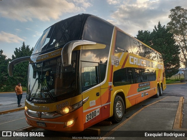 Crucero del Norte 3200 na cidade de Buenos Aires, Argentina, por Exequiel Rodriguez. ID da foto: 9279776.