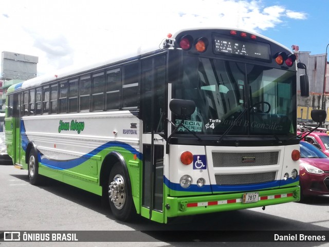 Transportes Pegonza S.A. AB 7817 na cidade de Catedral, San José, San José, Costa Rica, por Daniel Brenes. Número da foto: #9230307.
