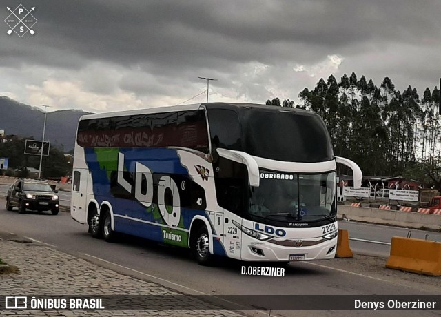 LDO Viagens e Turismo 2229 na cidade de Indaial, Santa Catarina, Brasil, por Denys Oberziner. Número da foto: #9231796.