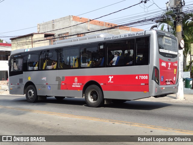 Pêssego Transportes 4 7008 na cidade de São Paulo, São Paulo, Brasil, por Rafael Lopes de Oliveira. Número da foto: #9289412.