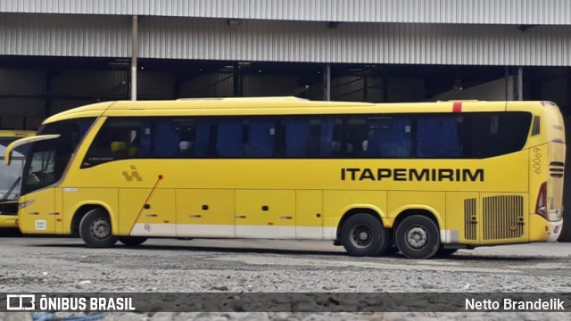 Viação Itapemirim 60069 na cidade de Curitiba, Paraná, Brasil, por Netto Brandelik. ID da foto: 9294810.